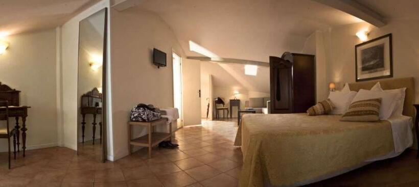 اتاق استاندارد چهار تخته, Albergo Orologio