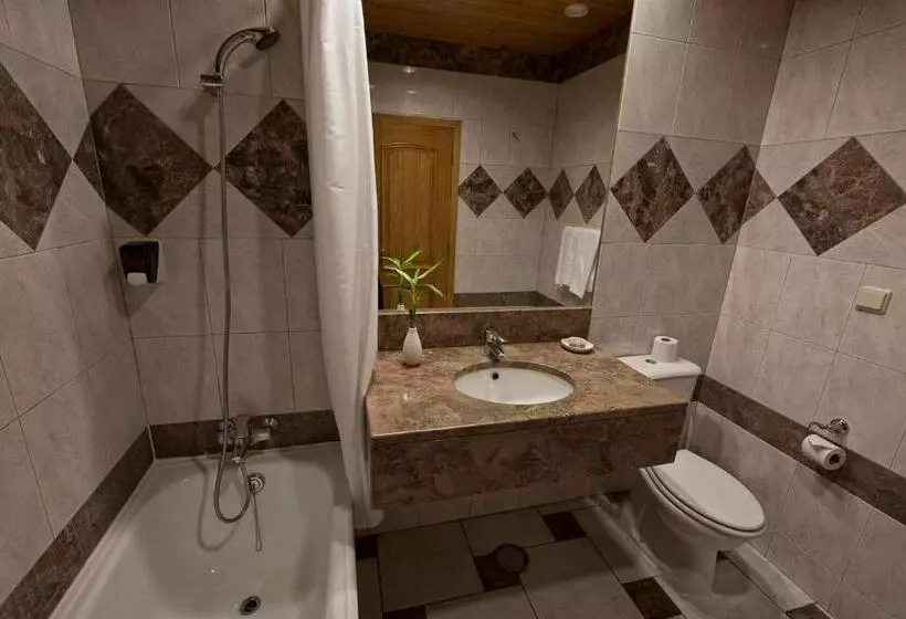 اتاق اکونومی, Hospedaria Frangaria
