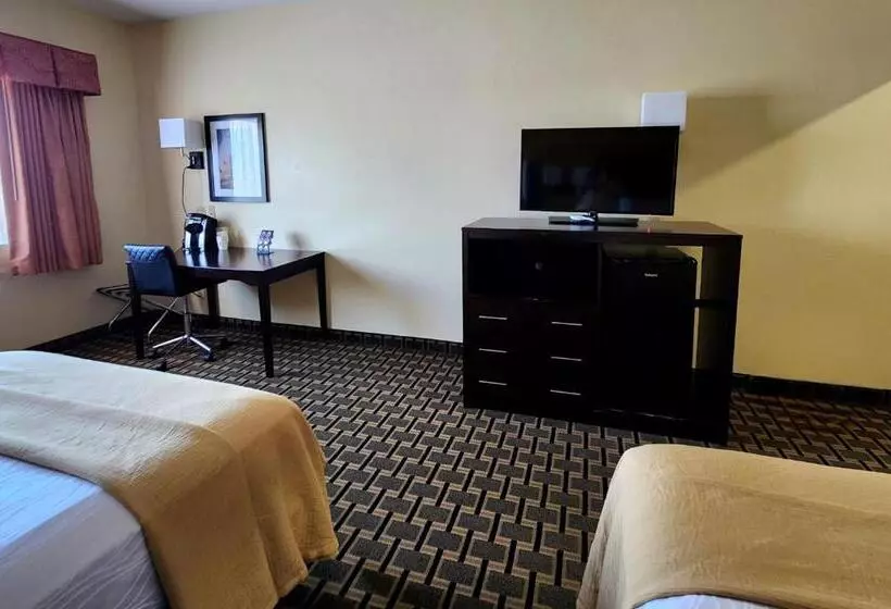 身障者適用クイーンサイズベッドルーム, Days Inn & Suites By Wyndham Sam Houston Tollway