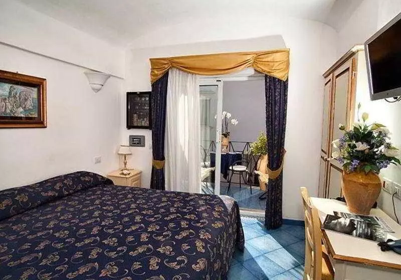 اتاق استاندارد, Bussola
