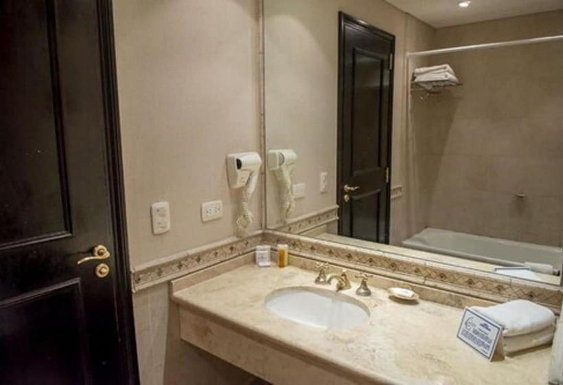 スイート, Howard Johnson Pilar Resort Spa & Convention Center