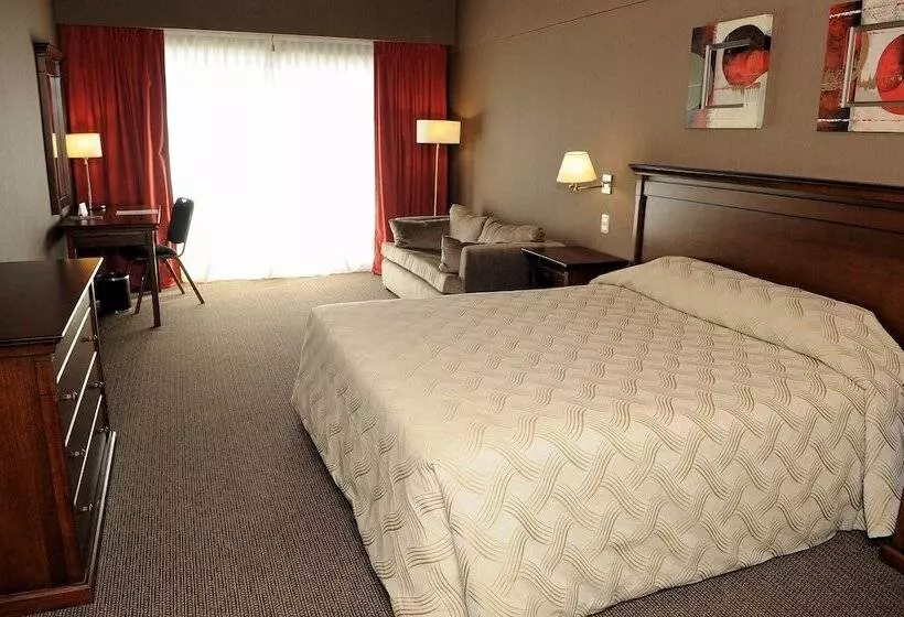 スイート, Howard Johnson Pilar Resort Spa & Convention Center