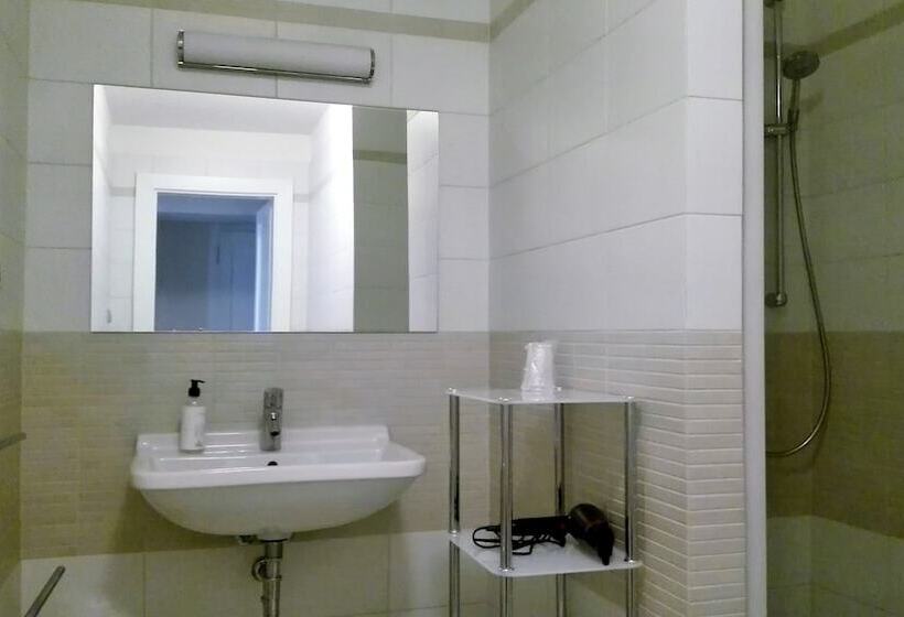 سوئیت راحتی, Pension Jana   Domov Mládeže