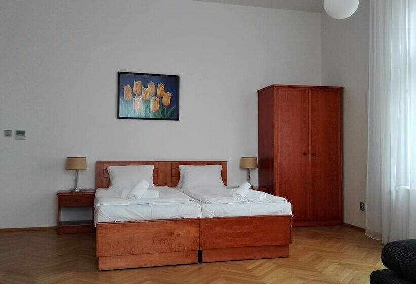 3 Bedroom Suite, Pension Jana   Domov Mládeže