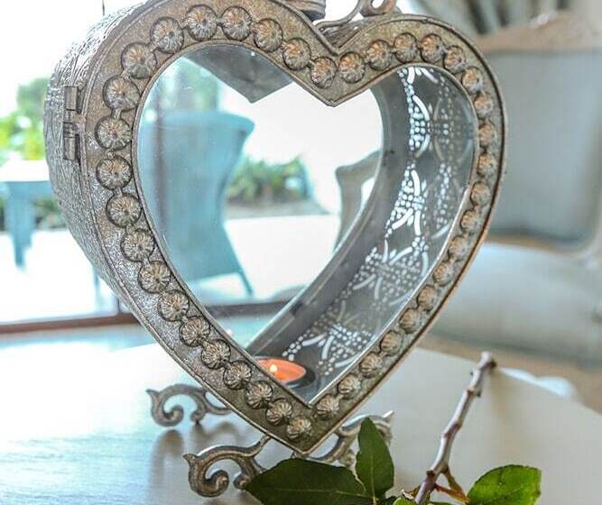 חדר אקזקיוטיב, Misty Waves Boutique