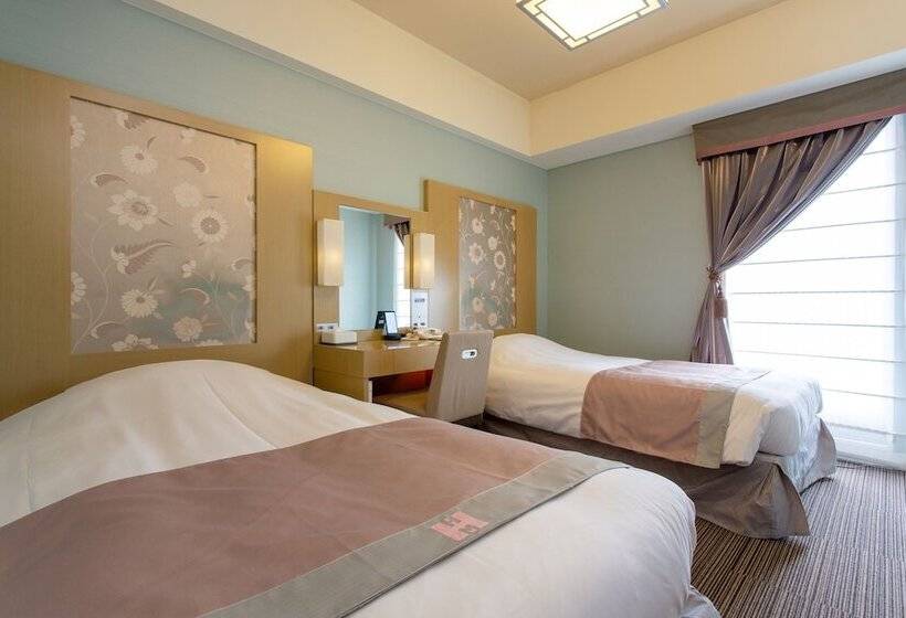 Quarto Estandar, Monterey Hanzomon