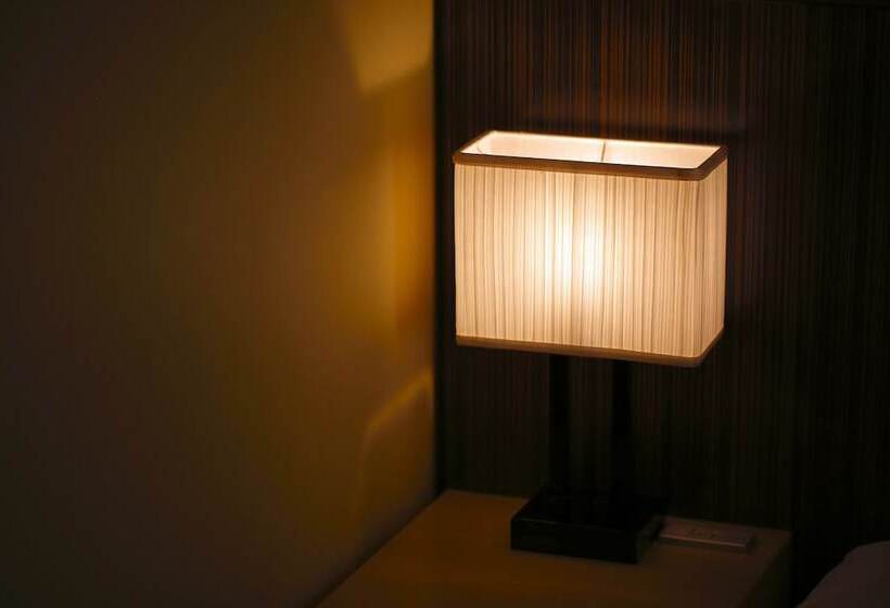 Quarto Triplo Estandar, Monterey Hanzomon