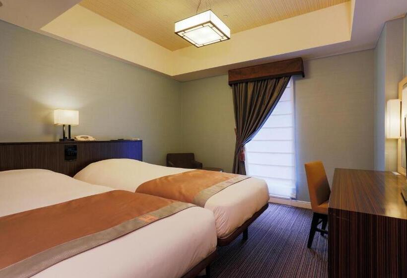 Quarto Estandar, Monterey Hanzomon