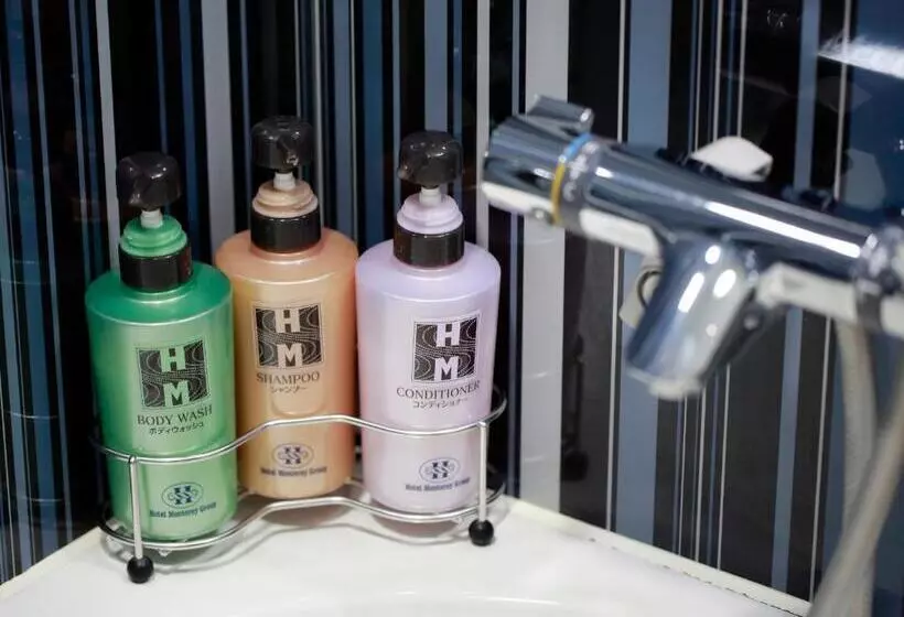 デラックスの４人部屋, Monterey Hanzomon