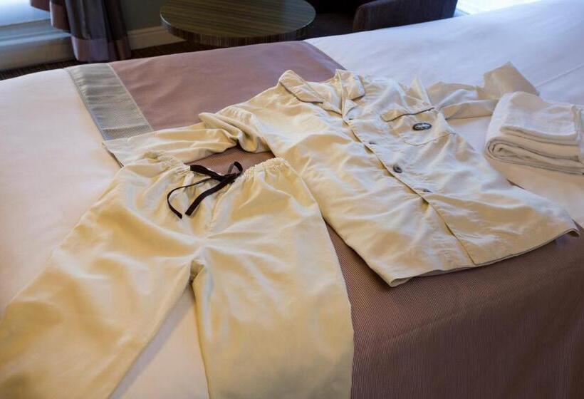 Четырехместный Номер Deluxe, Monterey Hanzomon