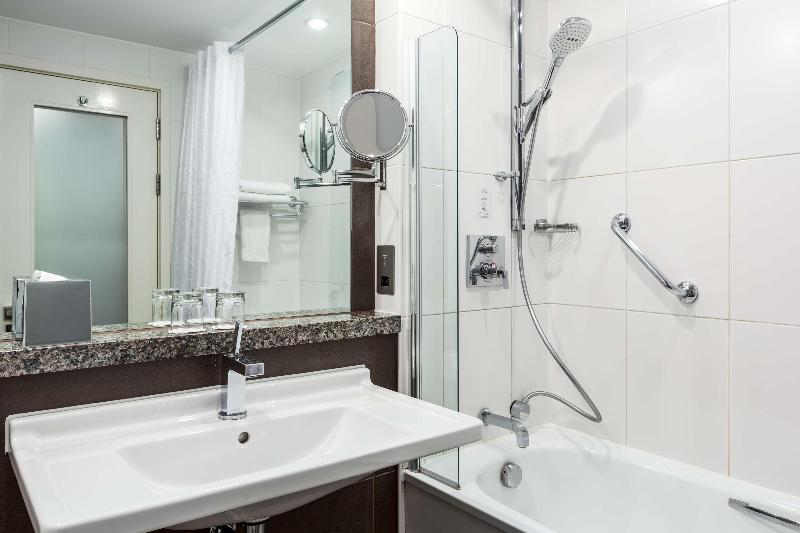 Quarto Familiar, Nh London Kensington