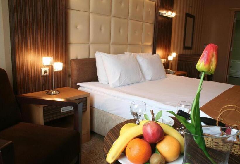 جناح, Surmeli Adana