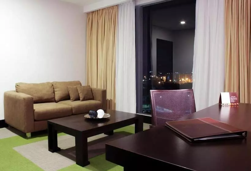 سوییت اجرایی, Trinitarias Suites