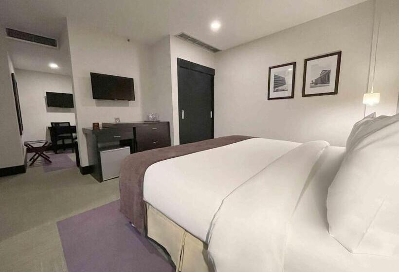 سوییت اجرایی, Trinitarias Suites