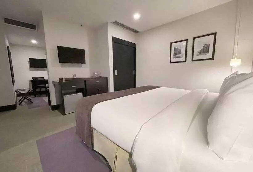 سوییت اجرایی, Trinitarias Suites