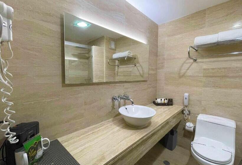 سوییت اجرایی, Trinitarias Suites