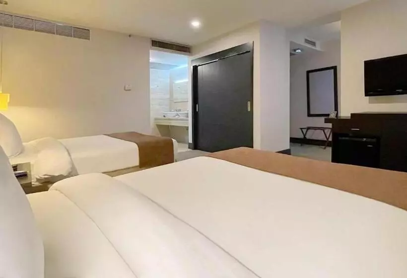 سوییت لوکس, Trinitarias Suites