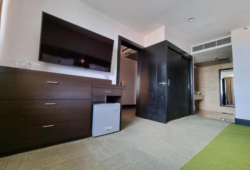 سوئیت پرزیدنت, Trinitarias Suites