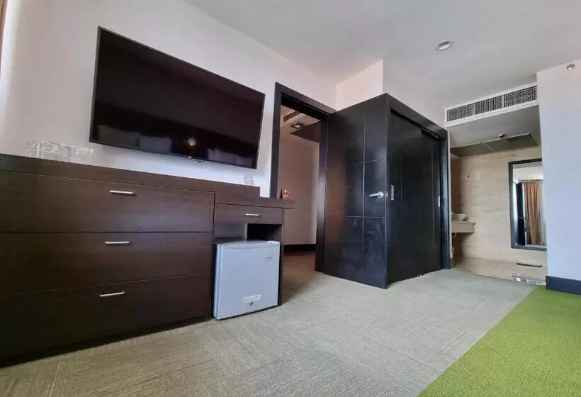 سوئیت پرزیدنت, Trinitarias Suites