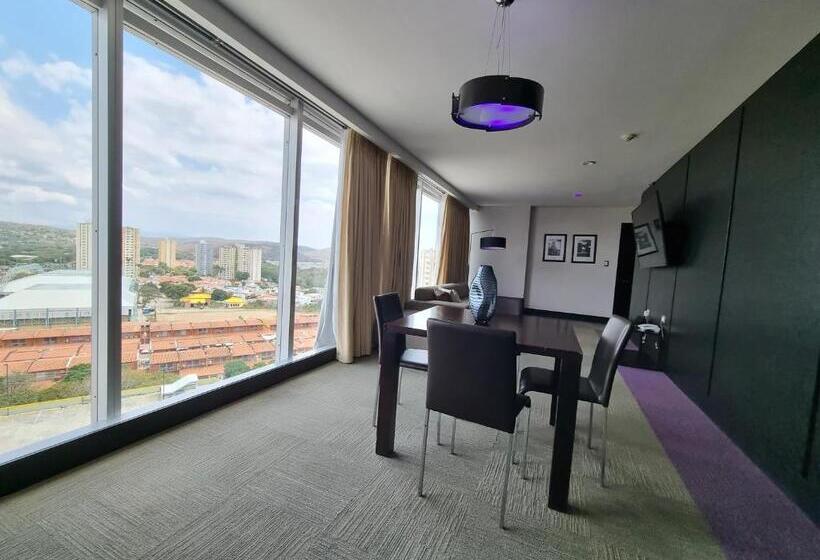 سوئیت پرزیدنت, Trinitarias Suites