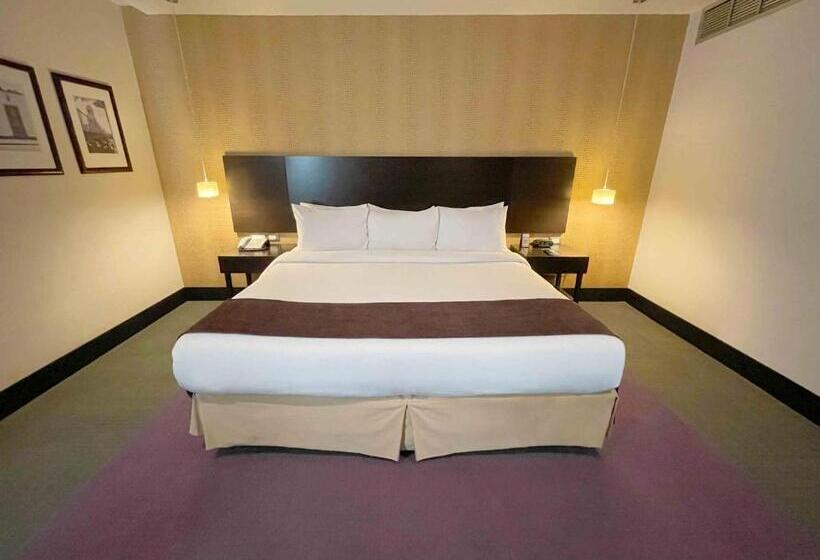 سوئیت پرزیدنت, Trinitarias Suites