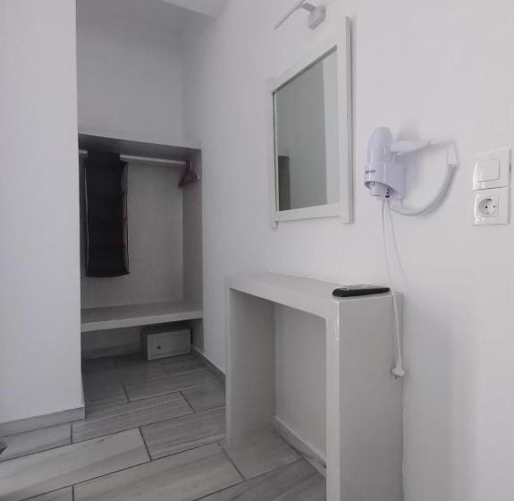 חדר אקונומי, Anny Studios & Rooms Perissa Beach