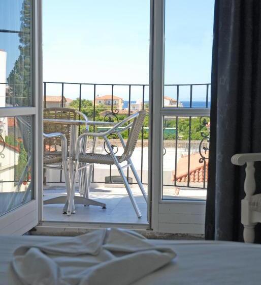 Triple Room Sea View, Amanda