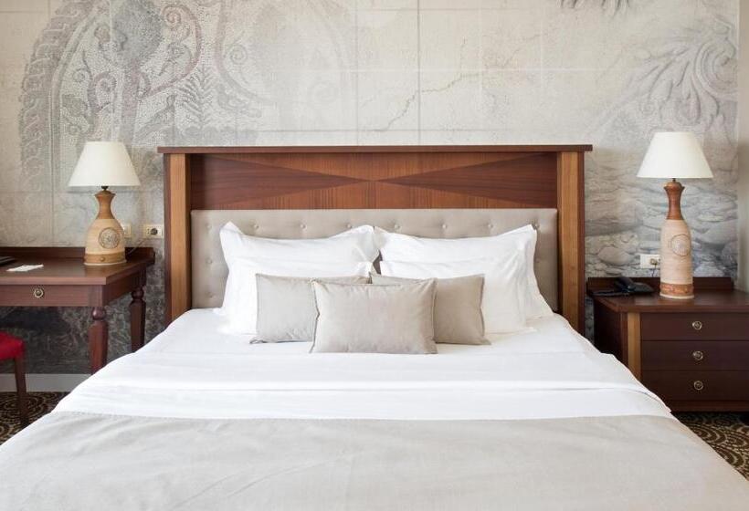 スタンダードルーム, Arena Di Serdica