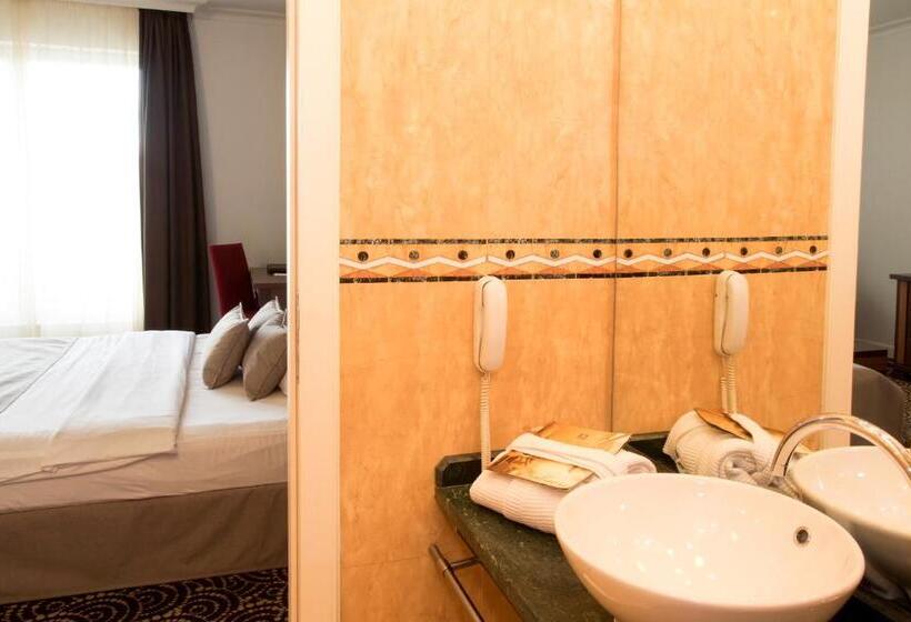 クラシックルーム, Arena Di Serdica