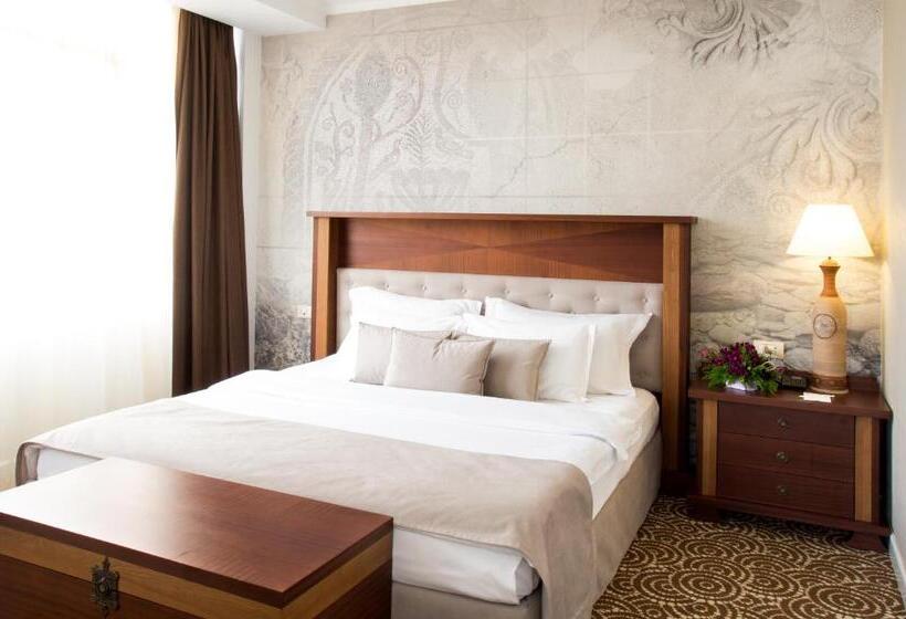 デラックススイート, Arena Di Serdica