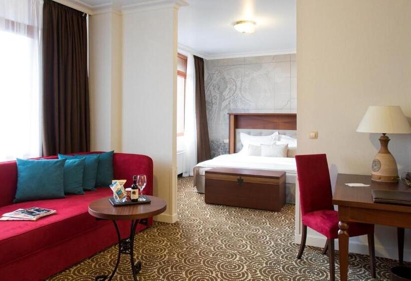 ジュニアスイート, Arena Di Serdica