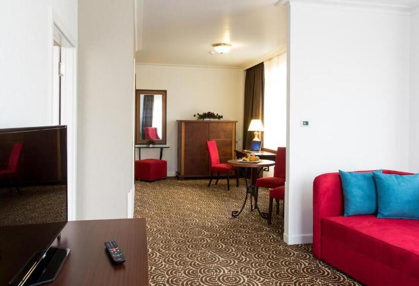 デラックススイート, Arena Di Serdica