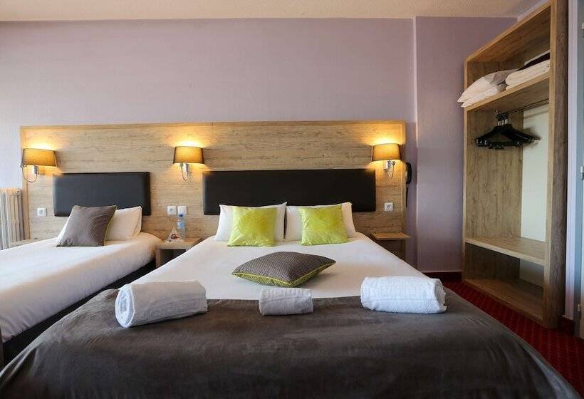 Номер Стандарт Трехместный, Brit Hotel Bleu Nuit