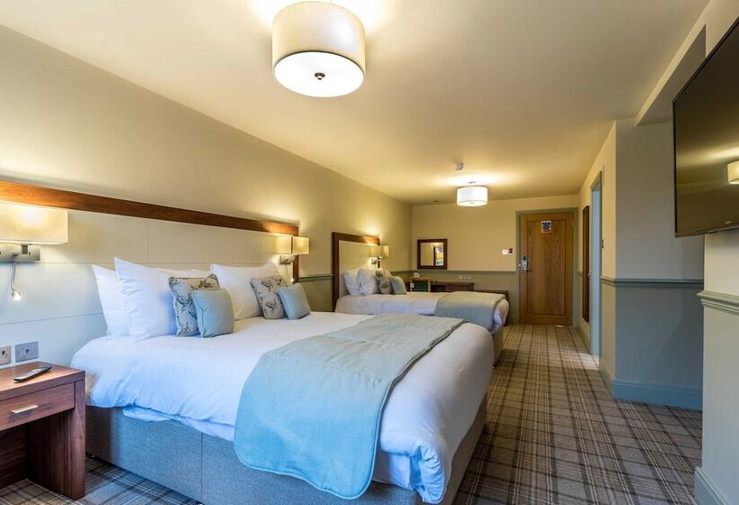 חדר משפחתי, Damson Dene