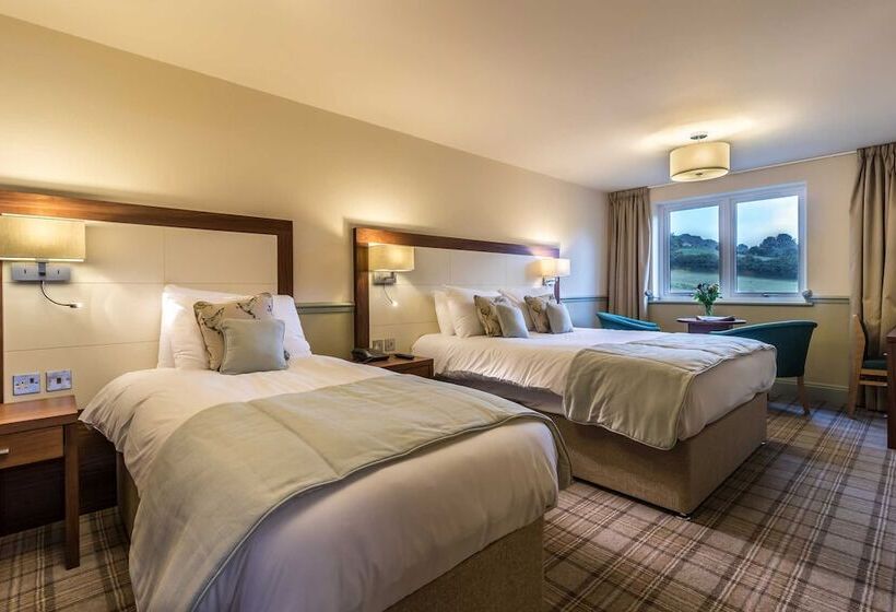 חדר משפחתי, Damson Dene