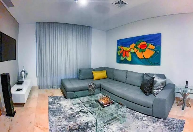 سوئیت پرزیدنت, Dann Carlton Barranquilla Y Centro De Convenciones