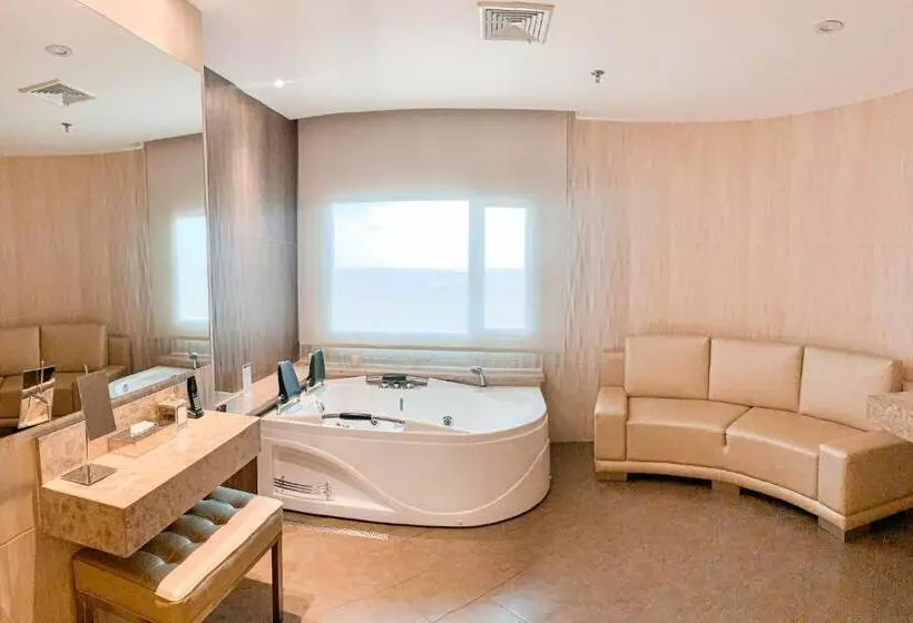 سوئیت پرزیدنت, Dann Carlton Barranquilla Y Centro De Convenciones