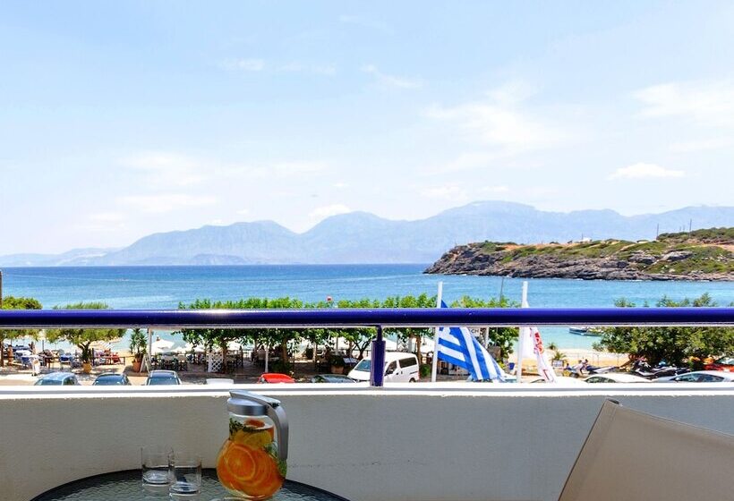 غرفة قياسية ثلاثية, Faedra Beach