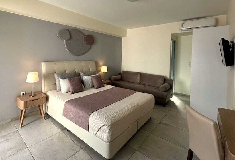 غرفة قياسية ثلاثية, Faedra Beach