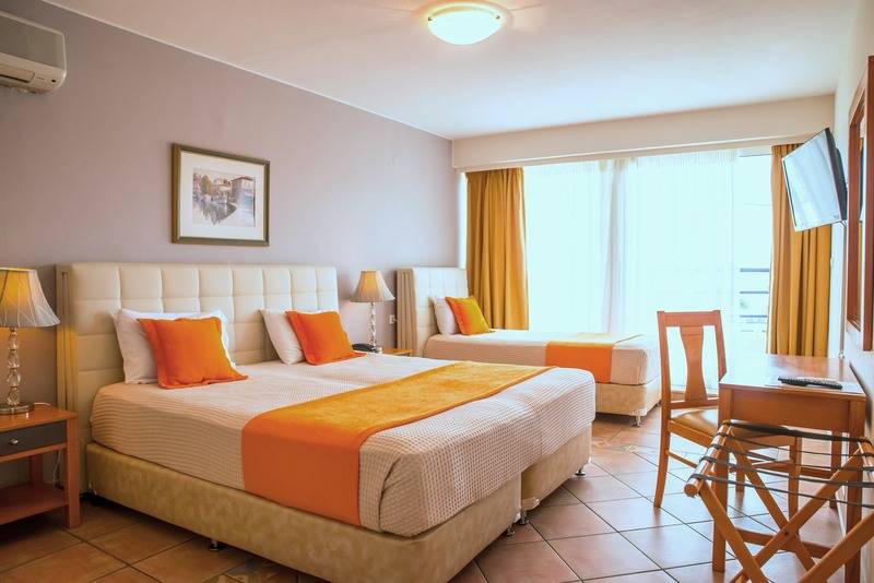 غرفة قياسية ثلاثية, Faedra Beach