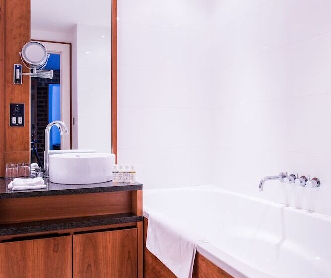 غرفة ديلوكس, Hope Street