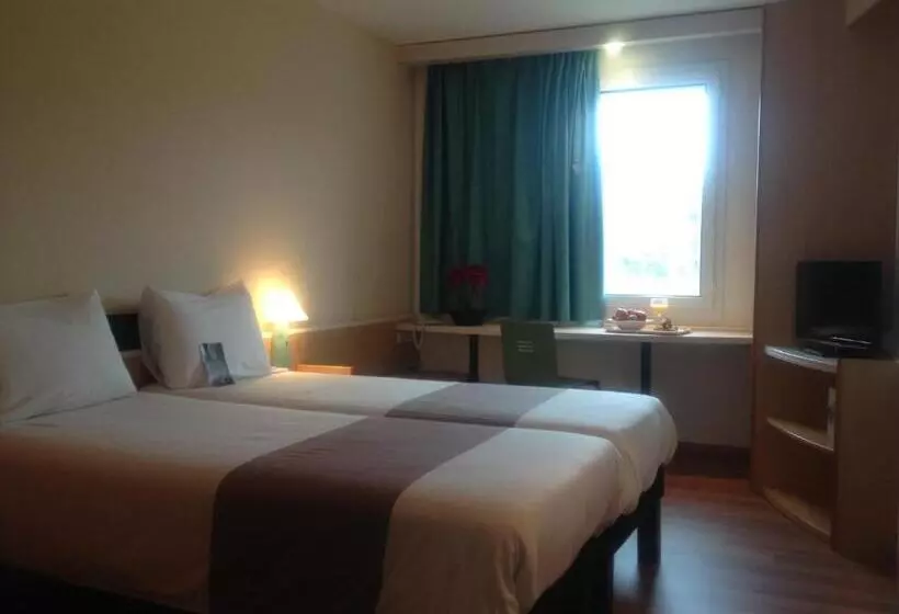 اتاق خانوادگی, Ibis Montmelo Granollers
