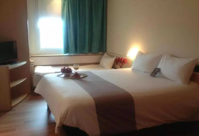 اتاق خانوادگی, Ibis Montmelo Granollers