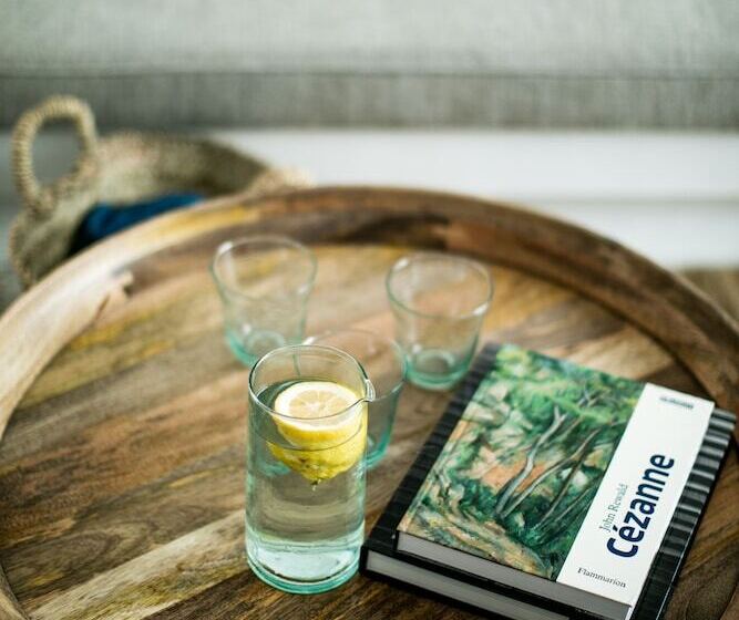 海景套房, Les Roches Rouges, A Beaumier