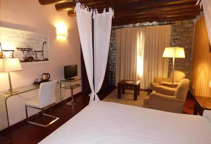 اتاق سوپریور, Los Arcos