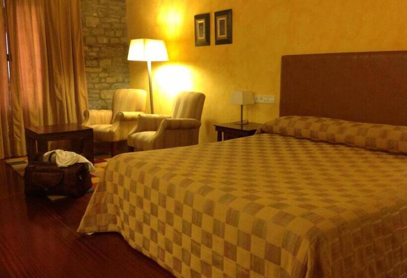 高级大房间, Los Arcos