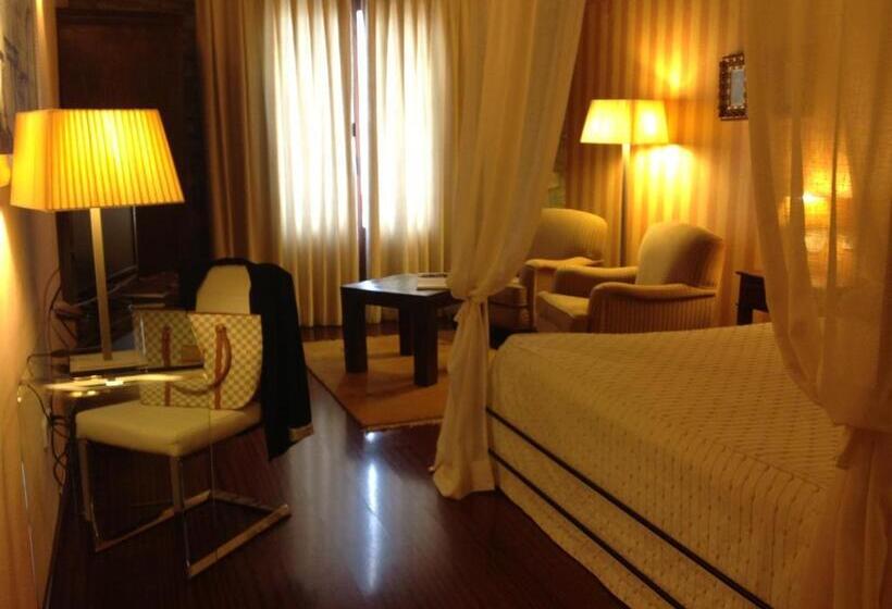 高级大房间, Los Arcos