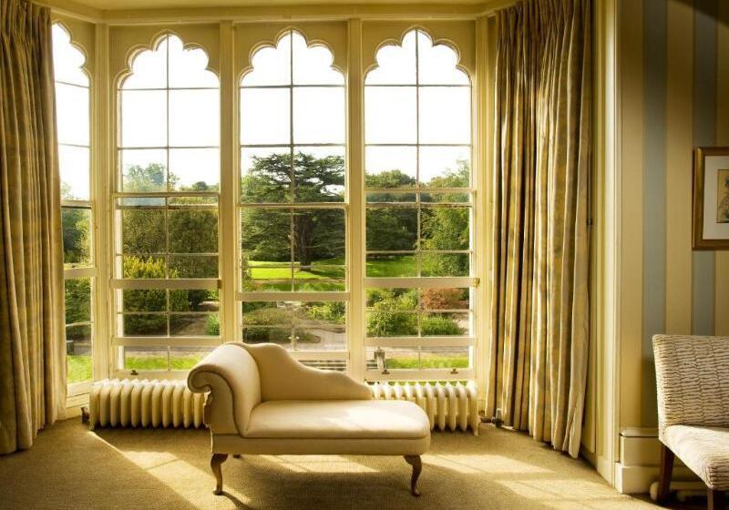 جناح جونيور, Mar Hall Golf & Spa Resort