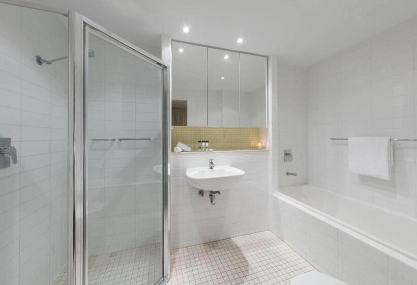 两卧行政公寓, Oaks Glenelg Liberty Suites