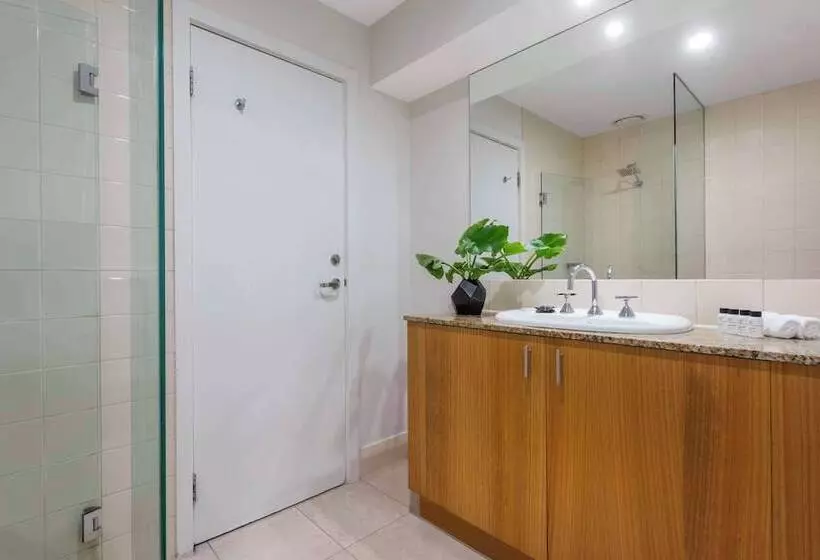 آپارتمان 2 خوابه, Oaks Melbourne On Market